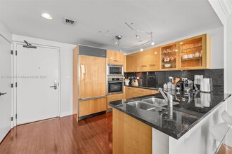6799 Collins Ave in Miami, FL - Building Photo - Building Photo