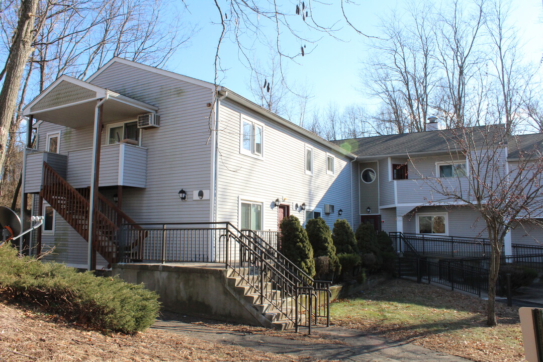 364 Putnam Ave in Hamden, CT - Building Photo