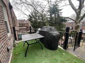 39-54-54 48th St in Queens, NY - Building Photo - Building Photo