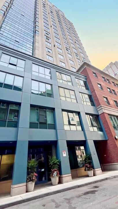 1 Nassau St in Boston, MA - Building Photo