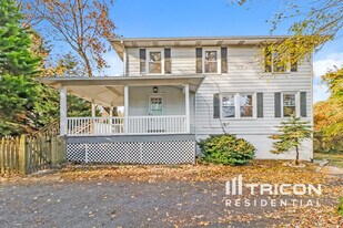 407 W Waverly Rd in Glenside, PA - Building Photo