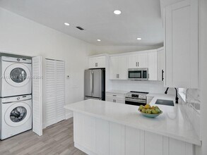 13529 SW 62nd St in Miami, FL - Building Photo - Building Photo