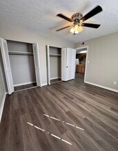 4818 S 3rd St, Unit 2 in Louisville, KY - Foto de edificio - Building Photo