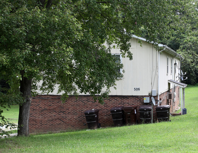 506 N Main St in Roxboro, NC - Foto de edificio - Building Photo