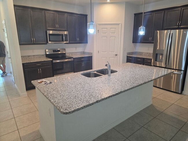 2587 Avalon Pk Blvd in Eustis, FL - Building Photo - Building Photo