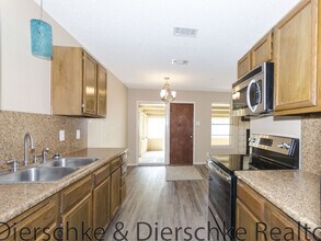 1655 Linda Lee Dr in San Angelo, TX - Building Photo - Building Photo