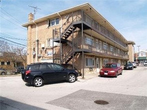 3225 W 111th in Chicago, IL - Building Photo - Building Photo