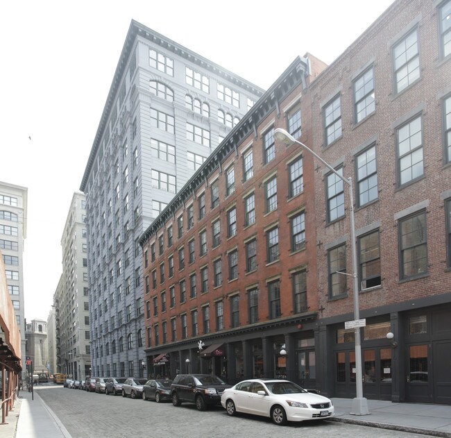 66 Water Street in Brooklyn, NY - Foto de edificio - Building Photo