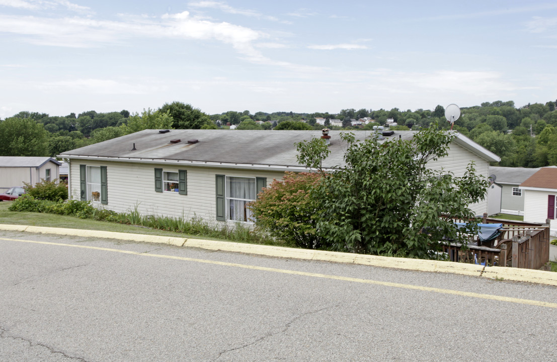 Suburban Estates in Greensburg, PA - Building Photo