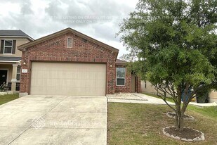 2012 Brandywine Dr in New Braunfels, TX - Building Photo