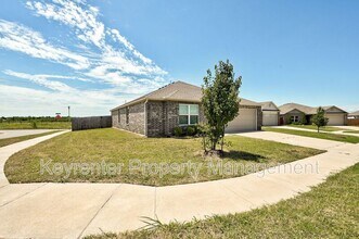 9440 SW 44th Terrace in Oklahoma City, OK - Building Photo - Building Photo