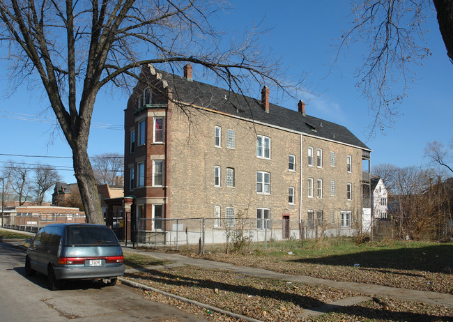 5115 S Laflin St in Chicago, IL - Building Photo - Building Photo