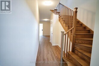 7 Stennett Dr in Georgina, ON - Building Photo - Building Photo