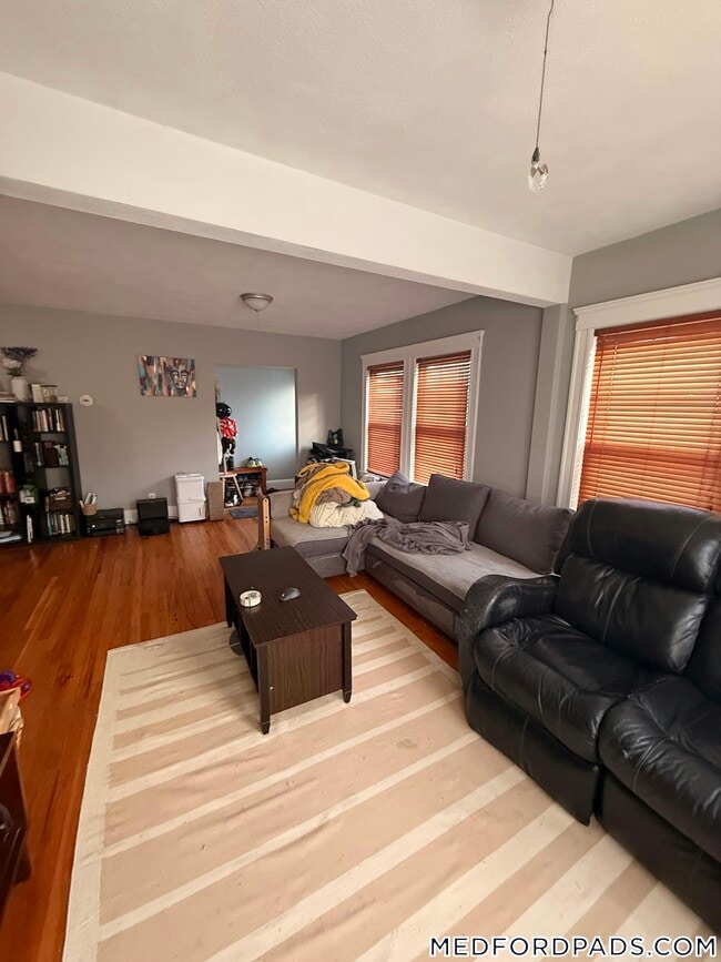 2 Goldsmith Ave in Medford, MA - Foto de edificio - Building Photo