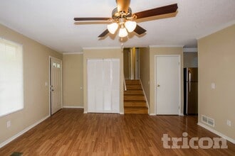 6 Forestgrove Ct in Columbia, SC - Foto de edificio - Building Photo