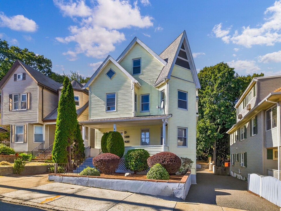 6 Knollin St in Malden, MA - Building Photo
