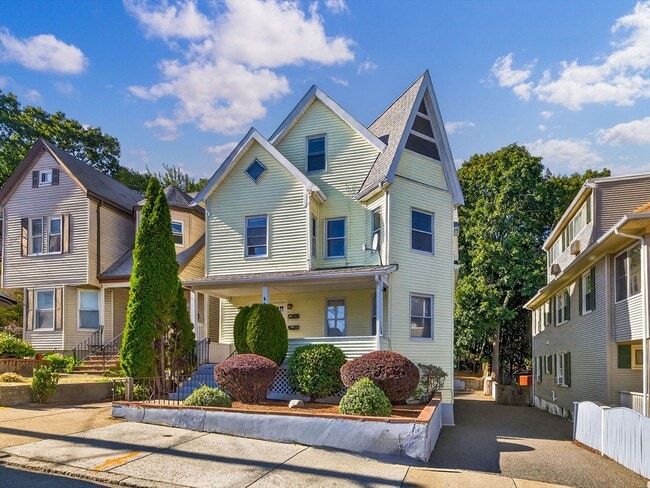 property at 6 Knollin St