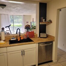 7173 Orange Dr in Davie, FL - Building Photo - Building Photo