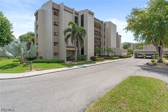 4210 Steamboat Bend in Ft. Myers, FL - Building Photo - Building Photo