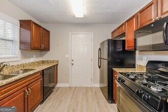 4046 Shane Trail in Ellenwood, GA - Foto de edificio - Building Photo