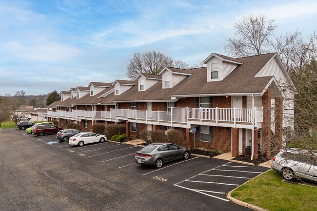 Tallmadge Pointe in Tallmadge, OH - Building Photo - Building Photo