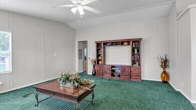 3457 S Foster Rd in San Antonio, TX - Building Photo - Building Photo