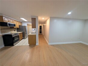 273 Watertree Dr in East Syracuse, NY - Building Photo - Building Photo