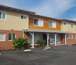 Ashland Manor in San Leandro, CA - Building Photo - Building Photo