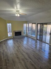 12406 Sungate Ln in Houston, TX - Foto de edificio - Building Photo