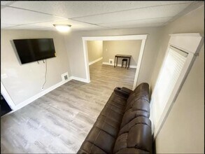 19 Burbank Ave-Unit -1L in Johnson City, NY - Building Photo - Building Photo