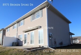 8975 Broken Spoke Dr in Lincoln, NE - Building Photo - Building Photo