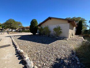 12740 Tomlinson Dr SE in Albuquerque, NM - Building Photo - Building Photo