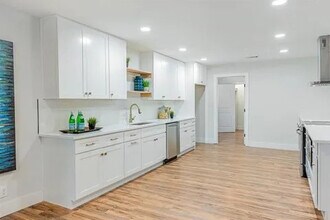 1702 Bristol Ct N in Irving, TX - Building Photo - Building Photo