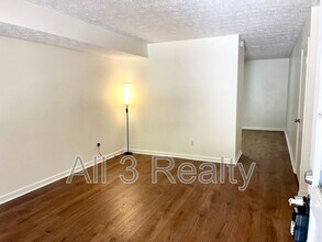 135 Meadowbrook Ct in Fayetteville, GA - Building Photo - Building Photo