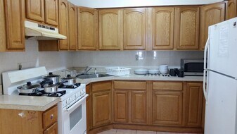 56 Poplar St in Jersey City, NJ - Building Photo