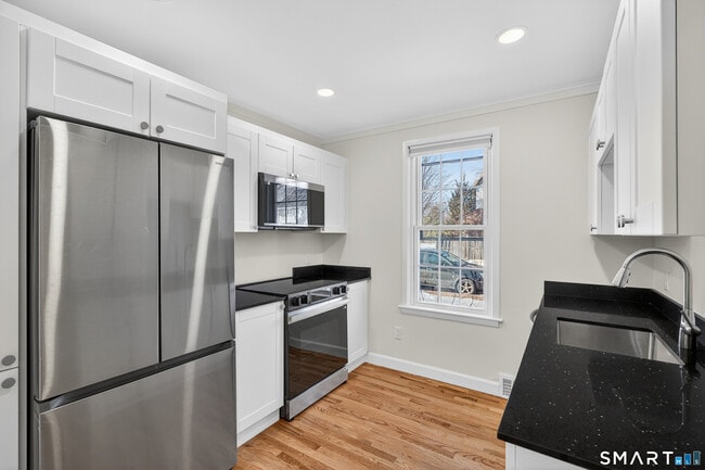 property at 195 Laurel Pl