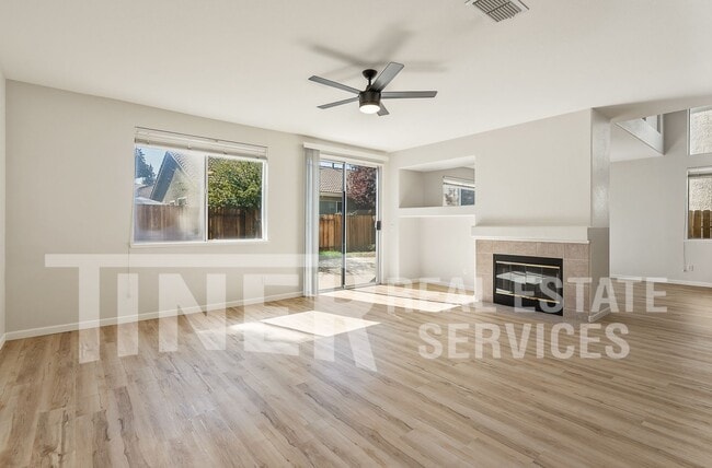 11501 Pyrites Way in Gold River, CA - Building Photo - Building Photo