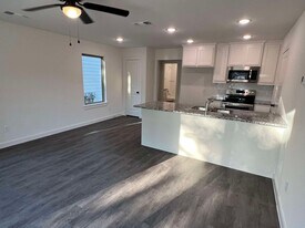 2428-2430 S Fannin Ave in Denison, TX - Building Photo