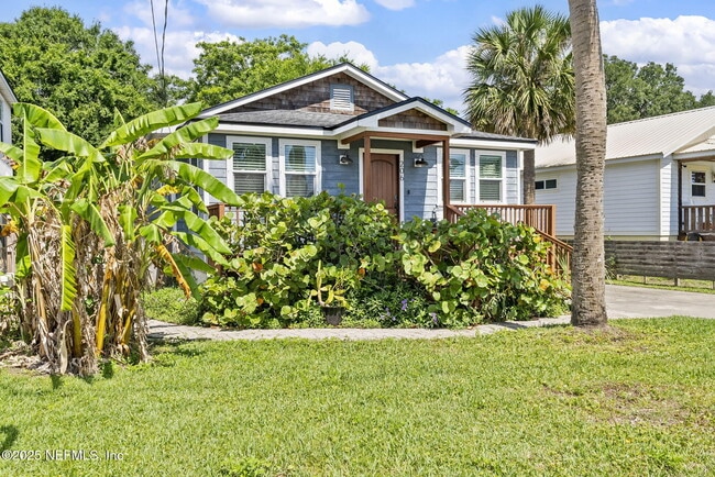 property at 206 Cabeza St