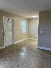 621 Ridge Rd-Unit -2 in Lantana, FL - Building Photo - Building Photo