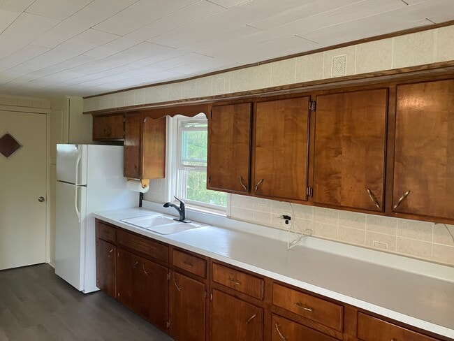 6910 County Road 37, Unit Apartment 1