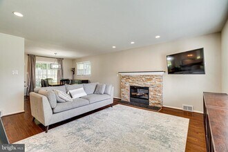 7606 Jervis St in Springfield, VA - Foto de edificio - Building Photo