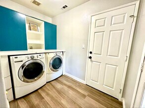 16550 Sugar Ln in Fontana, CA - Building Photo - Building Photo