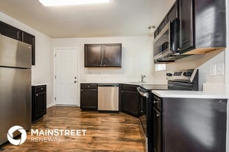 828 Brentwood Pk Ln in Rural Hall, NC - Building Photo - Building Photo