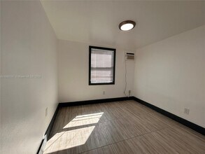 1928 Wilson St in Hollywood, FL - Building Photo - Building Photo