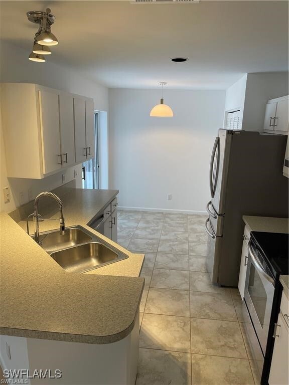 8468 Grove Rd in Ft. Myers, FL - Building Photo - Building Photo