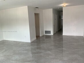 11801 NE 13th Ave in Miami, FL - Building Photo - Building Photo