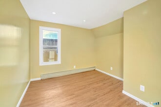 27 Walnut Ave in Waterbury, CT - Building Photo - Building Photo