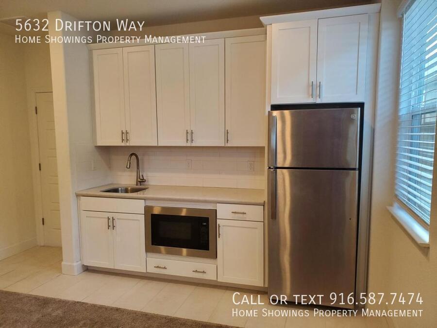 5632 Drifton Way in Sacramento, CA - Building Photo