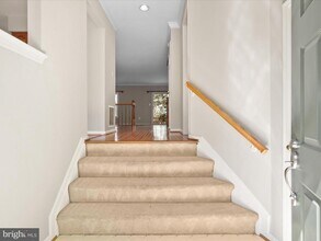 5929 Woodfield Estates Dr in Alexandria, VA - Building Photo - Building Photo